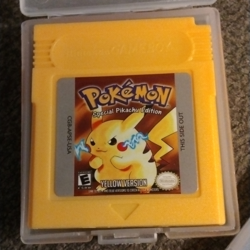 Pokemon yellow Gameboy game